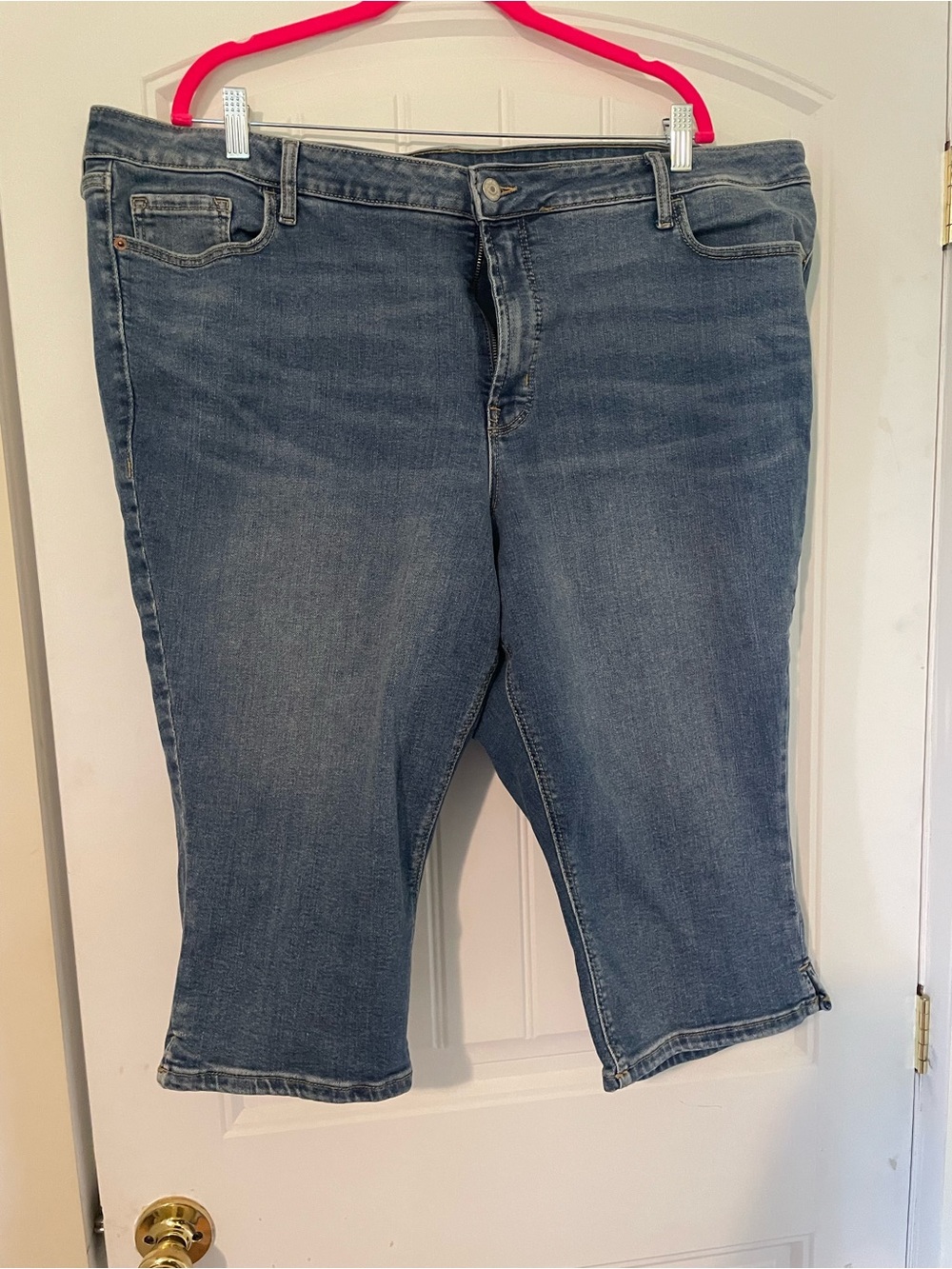 Old Navy Women's Mid-Rise Ankle Crop Jeans in Mid Blue Wash